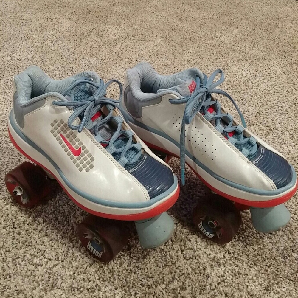 ROLLER SKATES 🍒